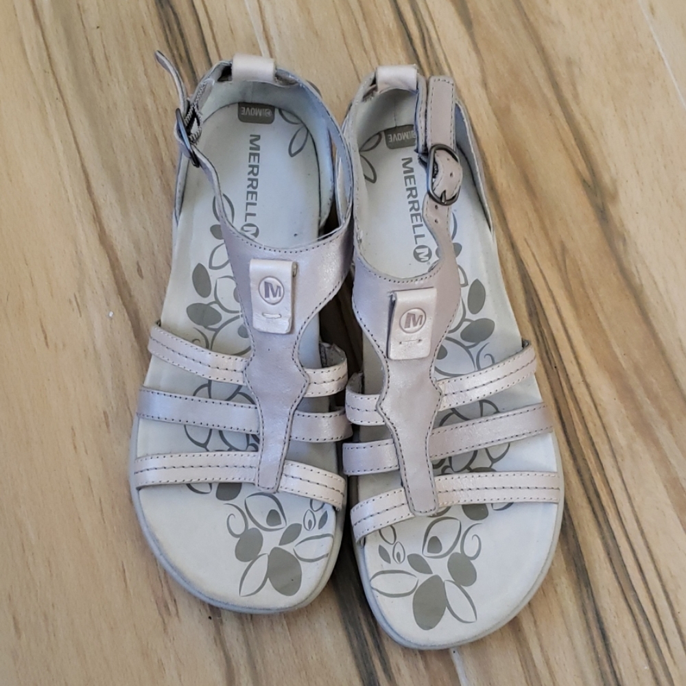 Sandal